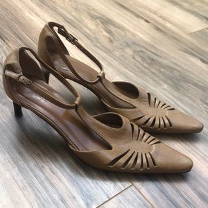J Crew Leather with Wood Low Heels Size 8